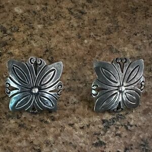 Vintage Taxco R.L Mexican 925 sterling silver screw back earrings